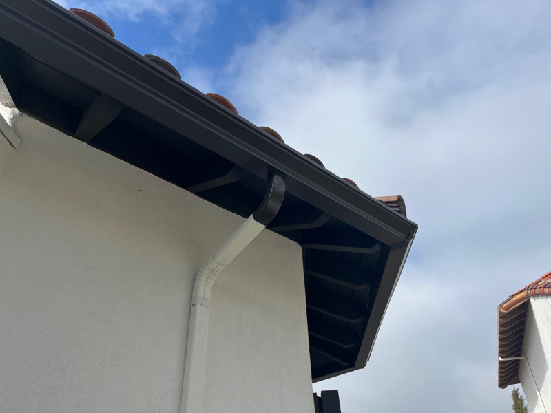 Anaheim - Gutters rain gutter project